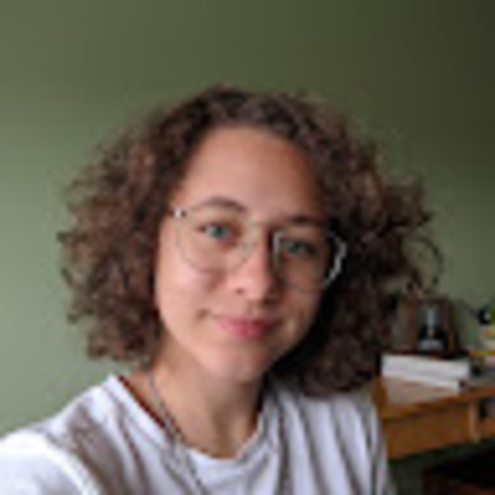 Meet your Posher, Ava